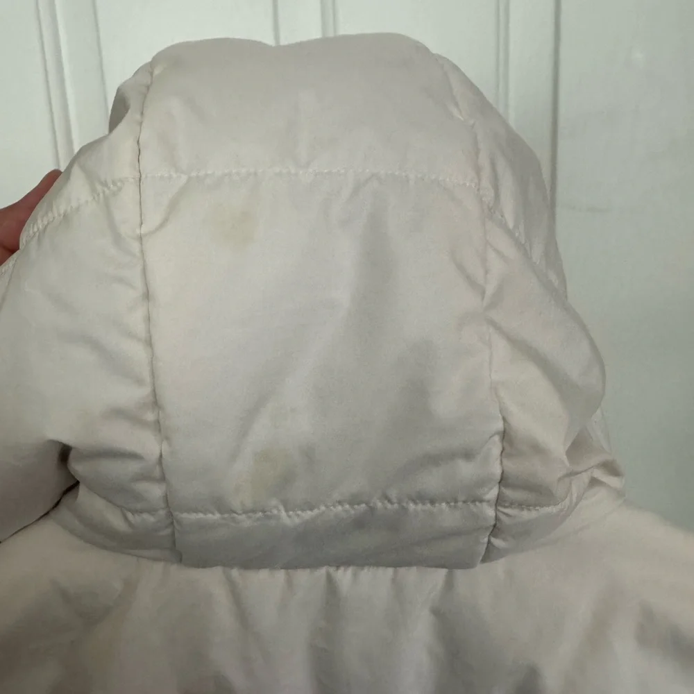 The North Face Cream and Gray Girls Puffer Jacket - Picture 10 of 10